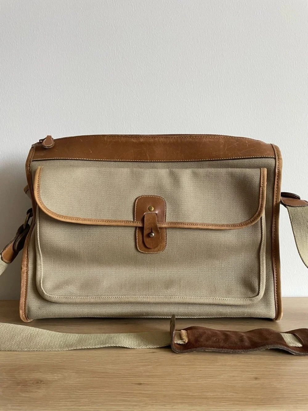Brahmin x Sperry canvas vintage messenger laptop bag beige brown leather trim